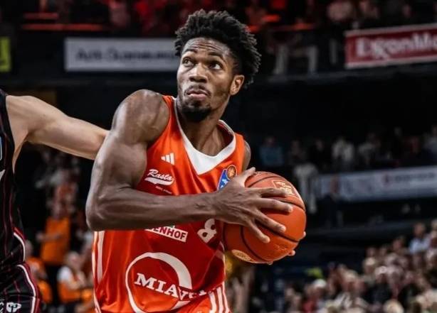 先下手为强！浙江男篮官宣签约德甲得分王兰道夫