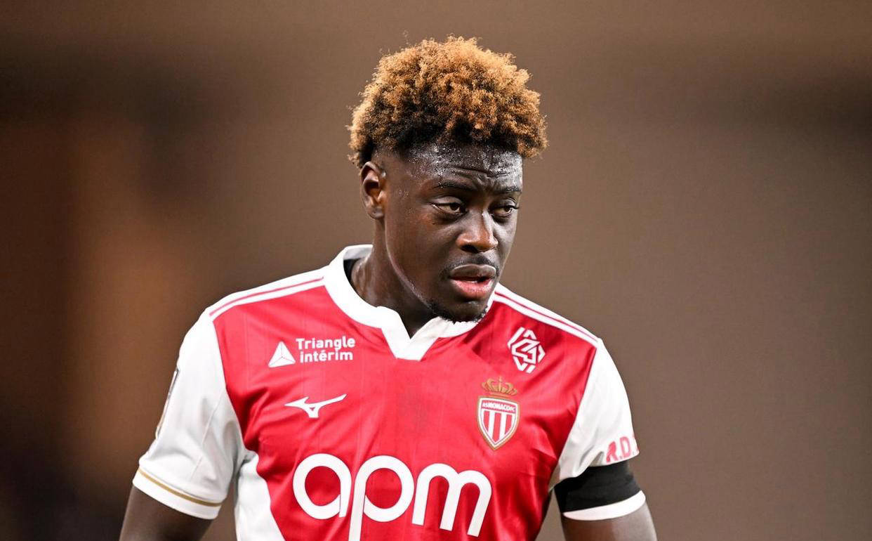 33岁阿根廷悍将双传精准制导，里昂法甲第5强势4连胜逆转摩纳哥